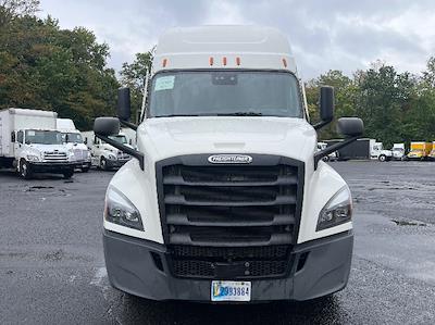 Used 2020 Freightliner Cascadia Detroit DD15AT Semi Truck with Sleeper Cab for sale #373386 - photo 2