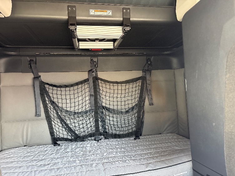 Used 2020 Freightliner Cascadia - photo 18