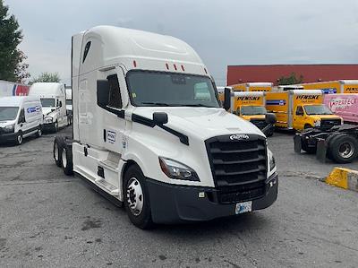 Used 2020 Freightliner Cascadia Detroit DD15AT Semi Truck with Sleeper Cab for sale #373392 - photo 1