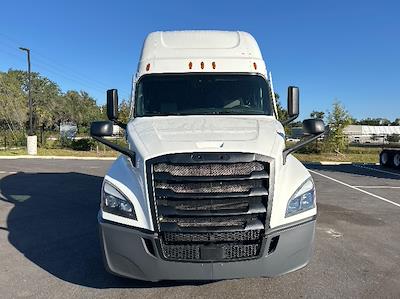 Used 2020 Freightliner Cascadia Detroit DD15AT Semi Truck with Sleeper Cab for sale #373426 - photo 2