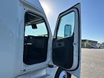Used 2020 Freightliner Cascadia Detroit DD15AT Semi Truck with Sleeper Cab for sale #373426 - photo 13