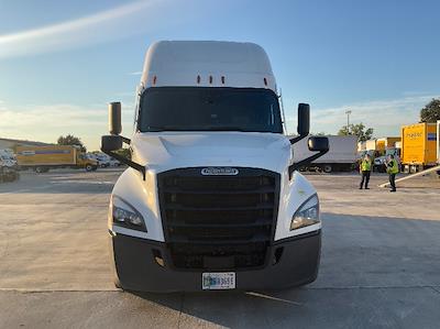 Used 2020 Freightliner Cascadia Detroit DD15AT Semi Truck with Sleeper Cab for sale #373436 - photo 2
