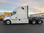 Used 2020 Freightliner Cascadia Detroit DD15AT Semi Truck with Sleeper Cab for sale #373440 - photo 4