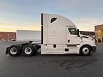 Used 2020 Freightliner Cascadia Detroit DD15AT Semi Truck with Sleeper Cab for sale #373440 - photo 8