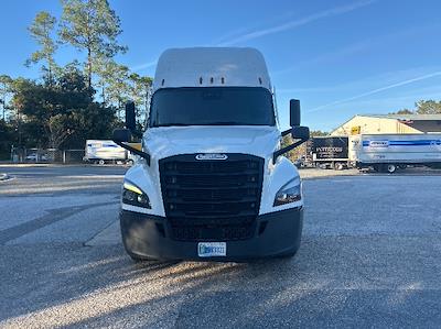 Used 2020 Freightliner Cascadia Detroit DD15AT Semi Truck with Sleeper Cab for sale #373442 - photo 2