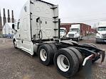 Used 2020 Freightliner Cascadia Detroit DD15AT Semi Truck with Sleeper Cab for sale #373455 - photo 5