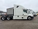 Used 2020 Freightliner Cascadia Detroit DD15AT Semi Truck with Sleeper Cab for sale #373455 - photo 8