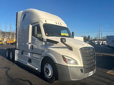 Used 2020 Freightliner Cascadia Detroit DD15AT Semi Truck with Sleeper Cab for sale #373458 - photo 1