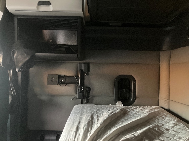 Used 2020 Freightliner Cascadia - photo 21