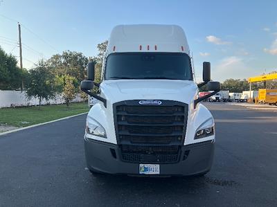 Used 2020 Freightliner Cascadia Detroit DD15AT Semi Truck with Sleeper Cab for sale #373463 - photo 2