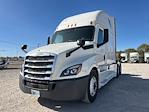 Used 2020 Freightliner Cascadia Detroit DD15AT Semi Truck with Sleeper Cab for sale #373468 - photo 3