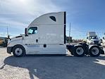 Used 2020 Freightliner Cascadia Detroit DD15AT Semi Truck with Sleeper Cab for sale #373468 - photo 4