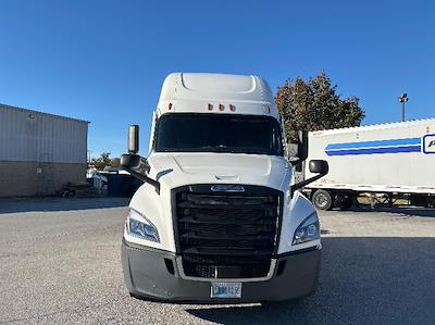 Used 2020 Freightliner Cascadia Detroit DD15AT Semi Truck with Sleeper Cab for sale #373479 - photo 2