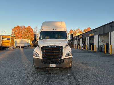Used 2020 Freightliner Cascadia Detroit DD15AT Semi Truck with Sleeper Cab for sale #373492 - photo 2
