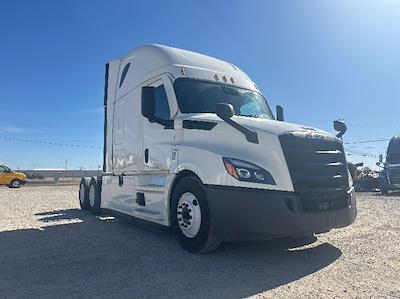 Used 2020 Freightliner Cascadia - photo 1