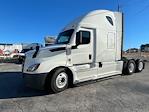 Used 2020 Freightliner Cascadia Detroit DD15AT Semi Truck with Sleeper Cab for sale #373508 - photo 3