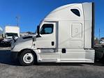 Used 2020 Freightliner Cascadia Detroit DD15AT Semi Truck with Sleeper Cab for sale #373508 - photo 4