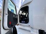 Used 2020 Freightliner Cascadia Detroit DD15AT Semi Truck with Sleeper Cab for sale #373509 - photo 9
