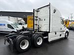 Used 2020 Freightliner Cascadia Detroit DD15AT Semi Truck with Sleeper Cab for sale #373512 - photo 7