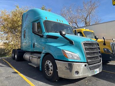 Used 2021 Freightliner Cascadia Detroit DD15AT Semi Truck with Sleeper Cab for sale #374361 - photo 1