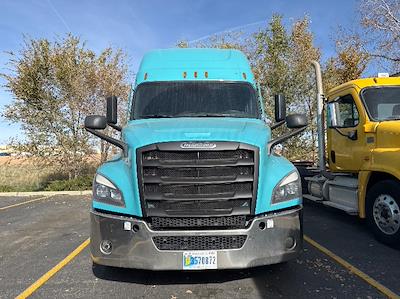 Used 2021 Freightliner Cascadia Detroit DD15AT Semi Truck with Sleeper Cab for sale #374361 - photo 2