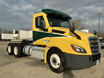 Used 2021 Freightliner Cascadia - photo 1
