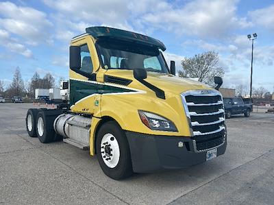 Used 2021 Freightliner Cascadia - photo 1