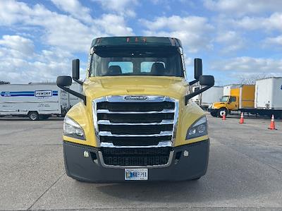 Used 2021 Freightliner Cascadia - photo 1