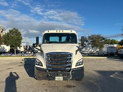 Used 2021 Freightliner Cascadia Detroit DD13 Semi Truck for sale #374791 - photo 2