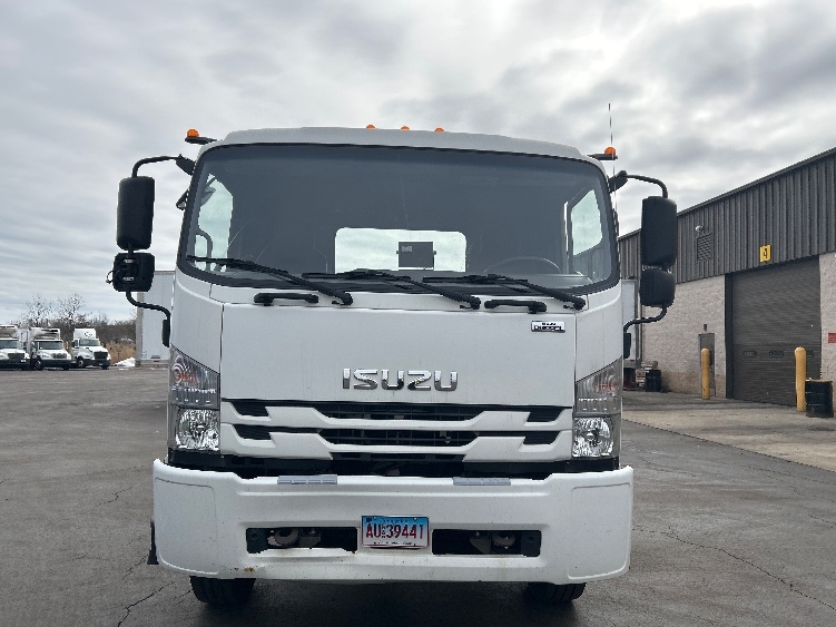 Used 2020 Isuzu FTR - photo 2