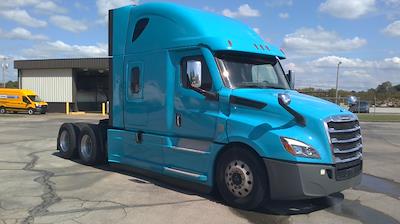 Used 2021 Freightliner Cascadia Detroit DD15AT Semi Truck with Sleeper Cab for sale #376100 - photo 1