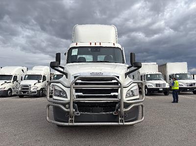 Used 2021 Freightliner Cascadia Detroit DD15AT Semi Truck for sale #376128 - photo 2