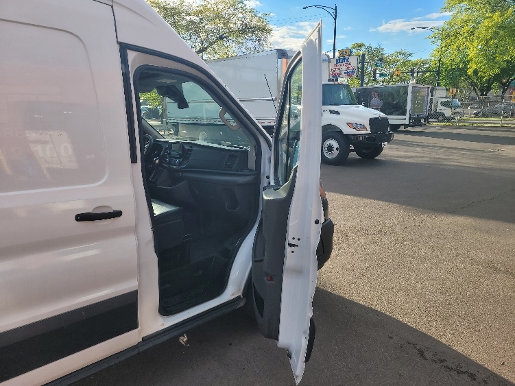 Used 2020 Ford Transit 250 - photo 21