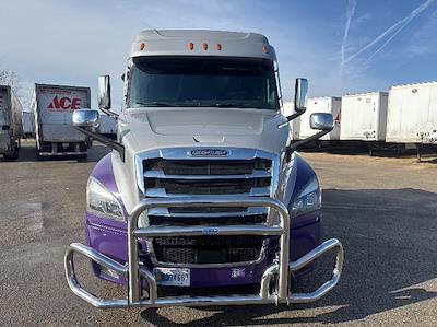 Used 2021 Freightliner Cascadia - photo 1