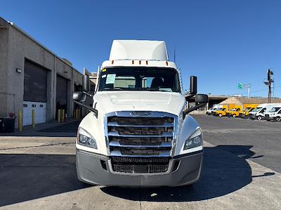 Used 2021 Freightliner Cascadia - photo 1