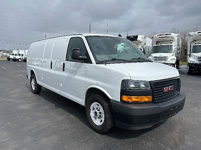 Used 2020 GMC Savana 2500 - photo 1