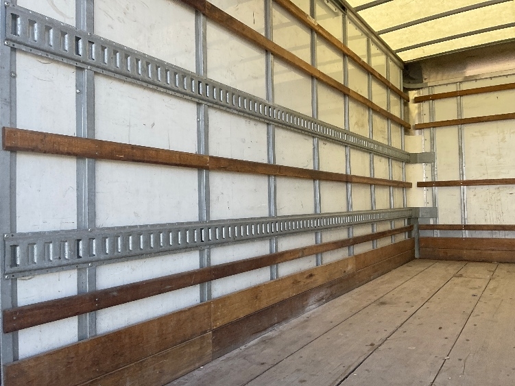 Used 2021 Isuzu NPR-HD - photo 13