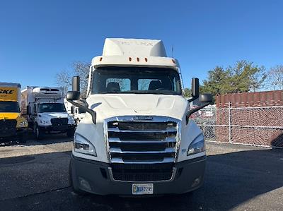 Used 2021 Freightliner Cascadia Detroit DD13 Semi Truck for sale #379825 - photo 2