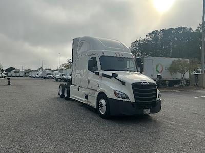 Used 2021 Freightliner Cascadia Detroit DD15AT Semi Truck with Sleeper Cab for sale #380748 - photo 1