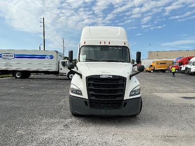 Used 2021 Freightliner Cascadia Detroit DD15AT Semi Truck with Sleeper Cab for sale #380751 - photo 2