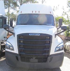 Used 2021 Freightliner Cascadia Detroit DD15AT Semi Truck with Sleeper Cab for sale #380756 - photo 1