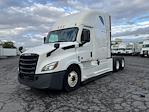 Used 2021 Freightliner Cascadia Detroit DD15AT Semi Truck with Sleeper Cab for sale #380757 - photo 3