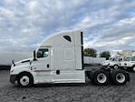 Used 2021 Freightliner Cascadia Detroit DD15AT Semi Truck with Sleeper Cab for sale #380757 - photo 4
