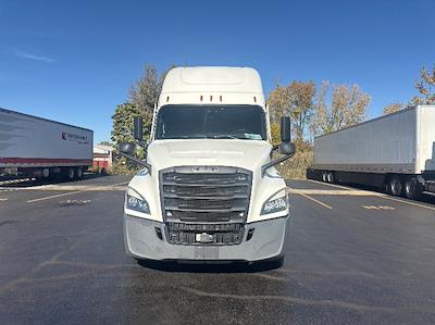 Used 2021 Freightliner Cascadia Detroit DD15AT Semi Truck with Sleeper Cab for sale #380766 - photo 2