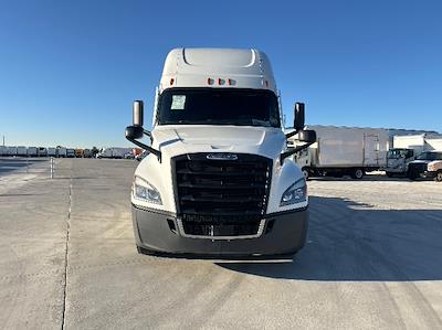 Used 2021 Freightliner Cascadia - photo 1