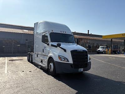 Used 2021 Freightliner Cascadia Detroit DD15AT Semi Truck with Sleeper Cab for sale #380793 - photo 1