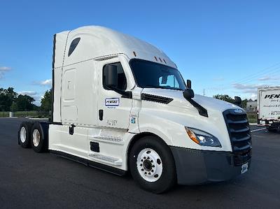 Used 2021 Freightliner Cascadia Detroit DD15AT Semi Truck with Sleeper Cab for sale #380803 - photo 1