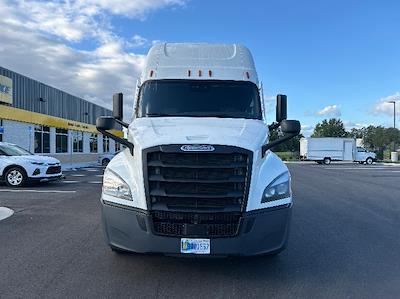 Used 2021 Freightliner Cascadia Detroit DD15AT Semi Truck with Sleeper Cab for sale #380803 - photo 2