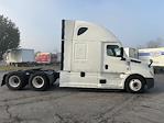 Used 2021 Freightliner Cascadia Detroit DD15AT Semi Truck with Sleeper Cab for sale #380816 - photo 8
