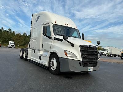 Used 2021 Freightliner Cascadia Detroit DD15AT Semi Truck with Sleeper Cab for sale #380838 - photo 1